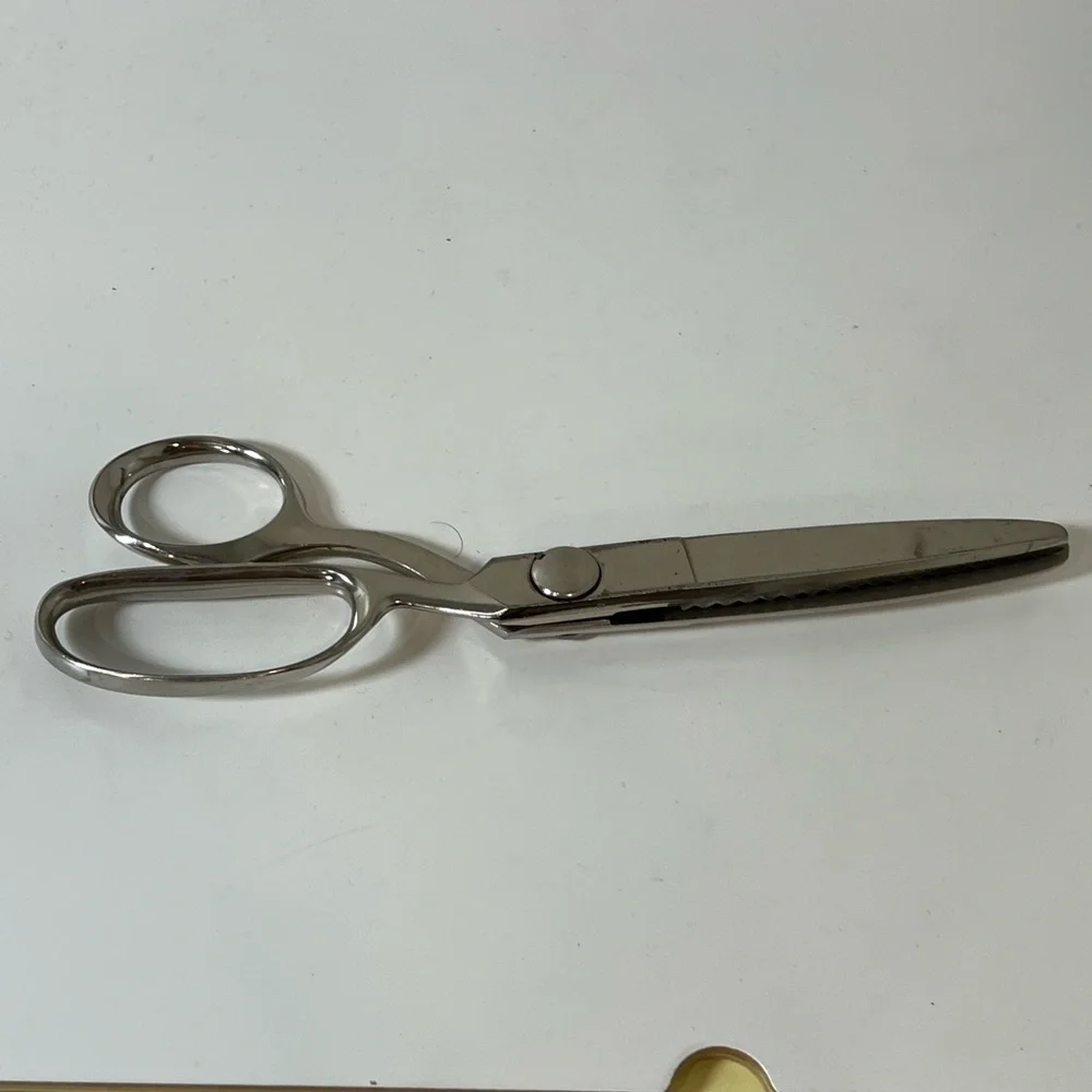 Amazing Condition Vintage WISS Pinking Shears Scissors CC9 Chrome Heavy Duty, 9”